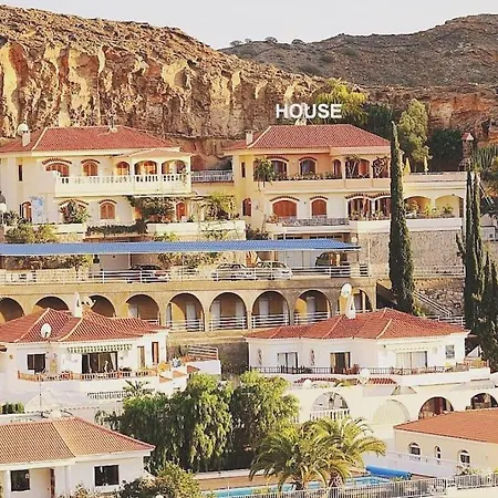 Holiday home Nyrenovert Tauro-villa Med Spektakulaer Utsikt *